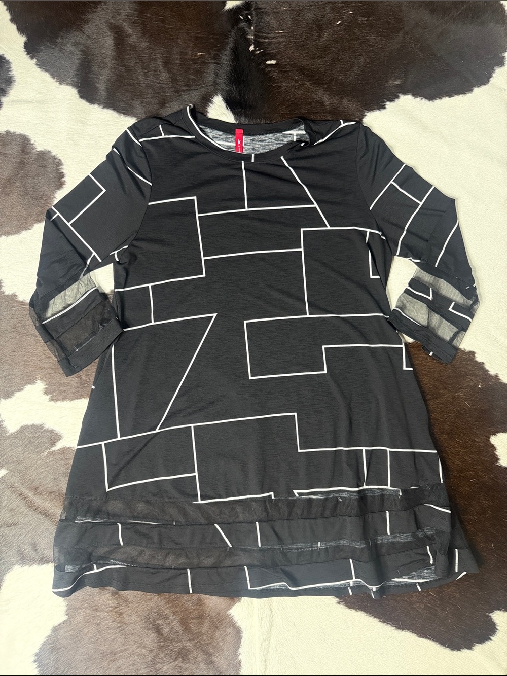 IC COLLECTION Black Tunic with White Geometric Lines